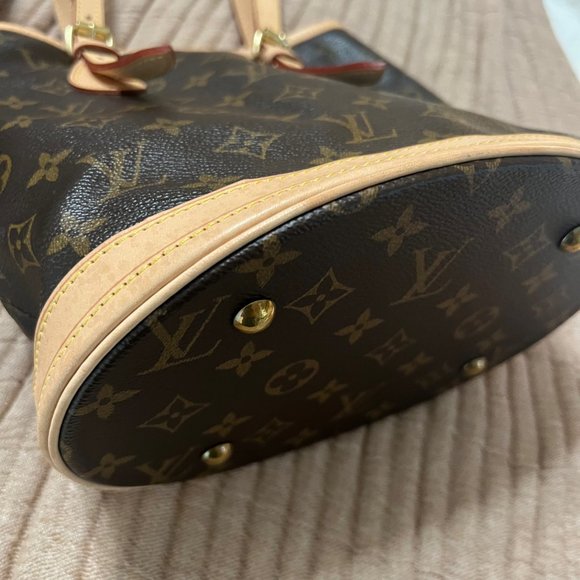 Authentic Louis Vuitton Petit Bucket Bag - EXCELLENT CONDITION - Picture 10 of 15